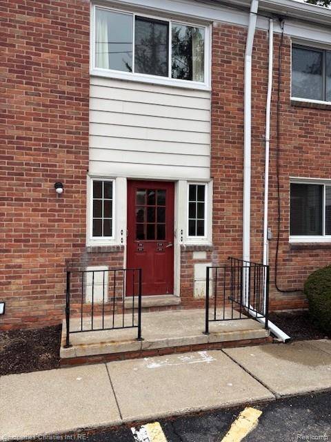 32718 Grand River AVE #5, Farmington, MI 48336