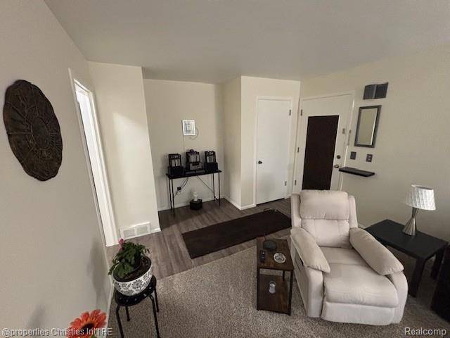 32718 Grand River AVE #5, Farmington, MI 48336