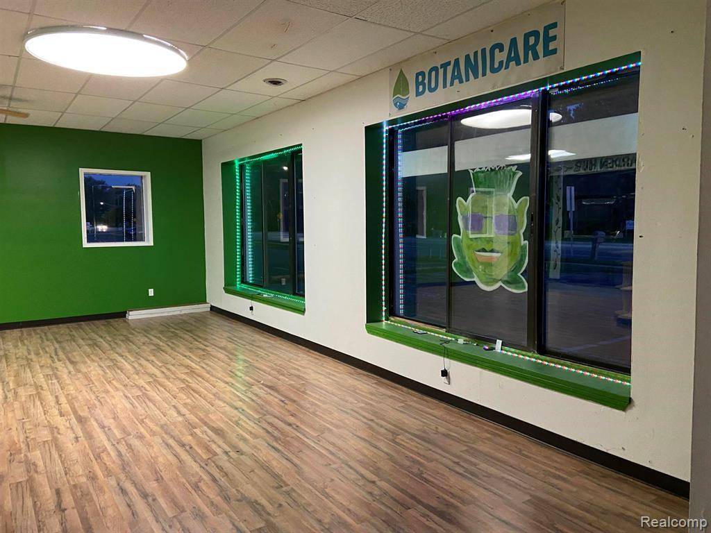 588 Pointe Tremble RD, Algonac, MI 48001