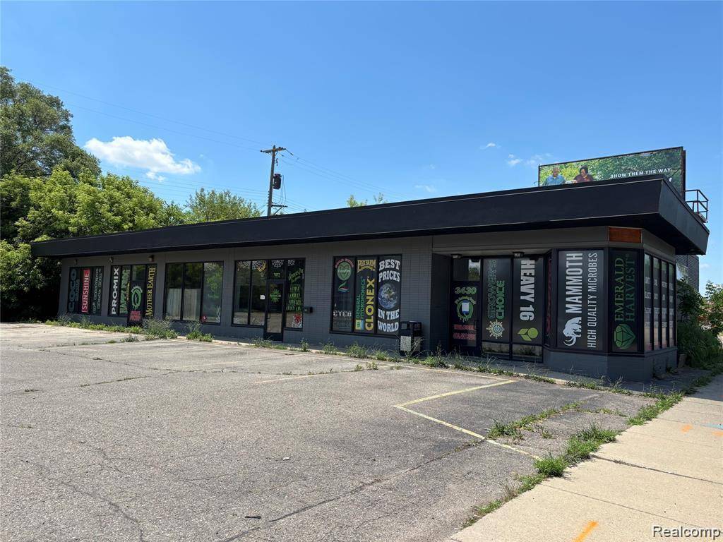 3430 Davison RD, Flint, MI 48506