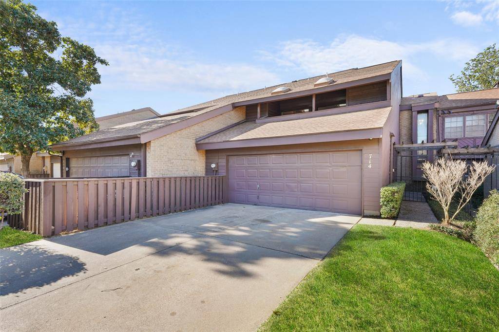 714 Oakwood Trail, Fort Worth, TX 76112