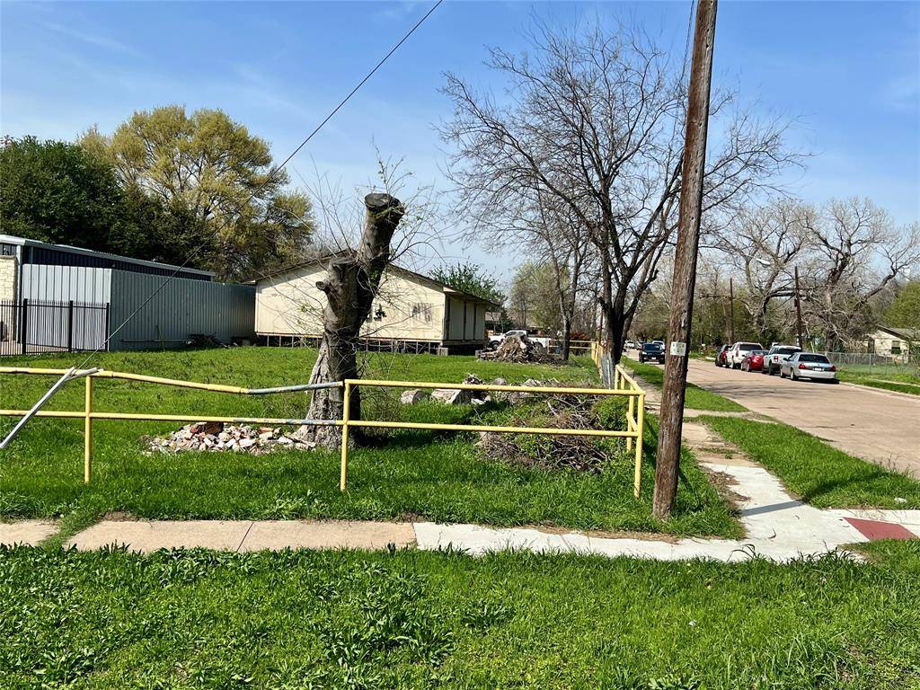 3327 Bernal Drive, Dallas, TX 75212