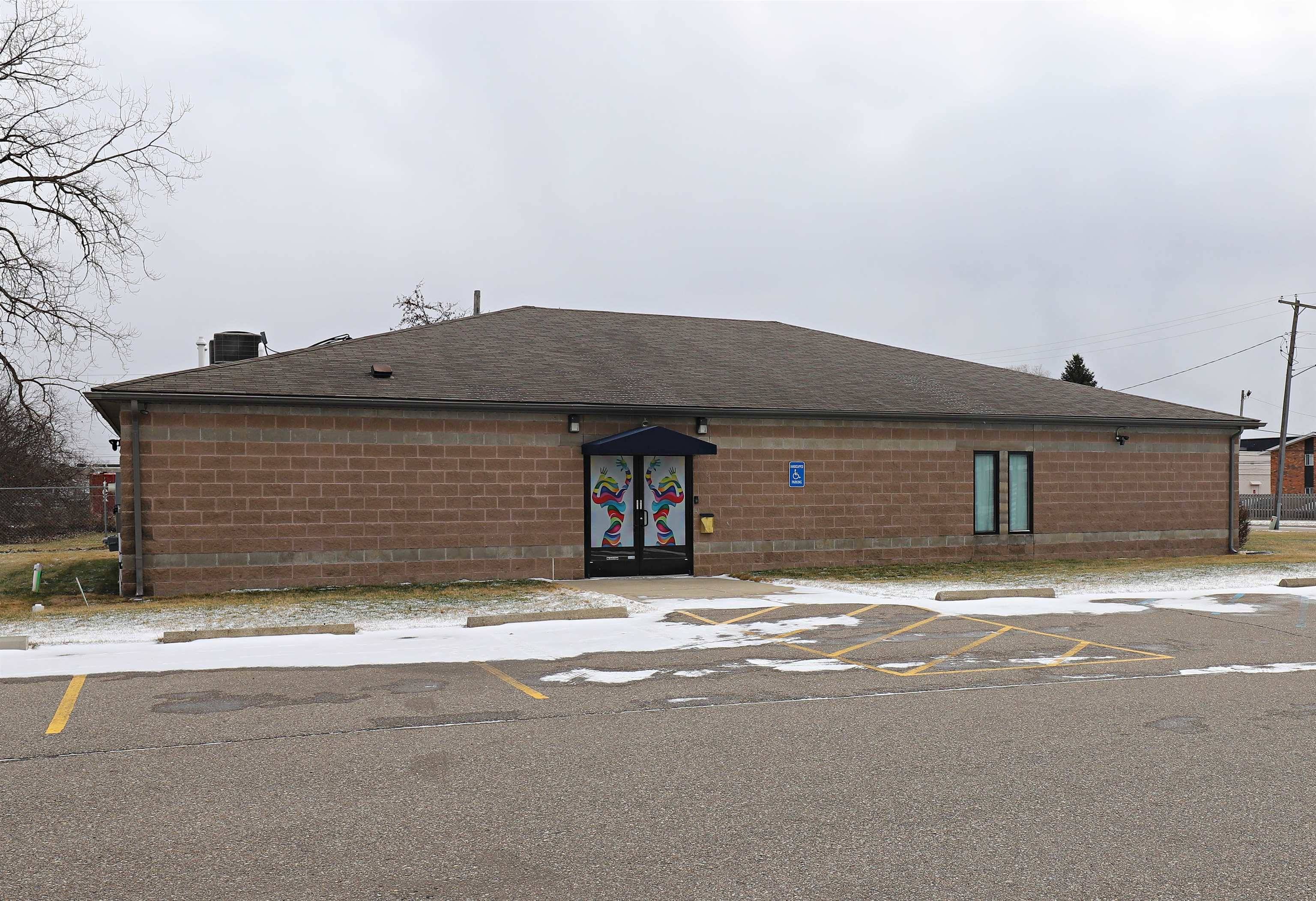 3525 E Court ST, Flint, MI 48506