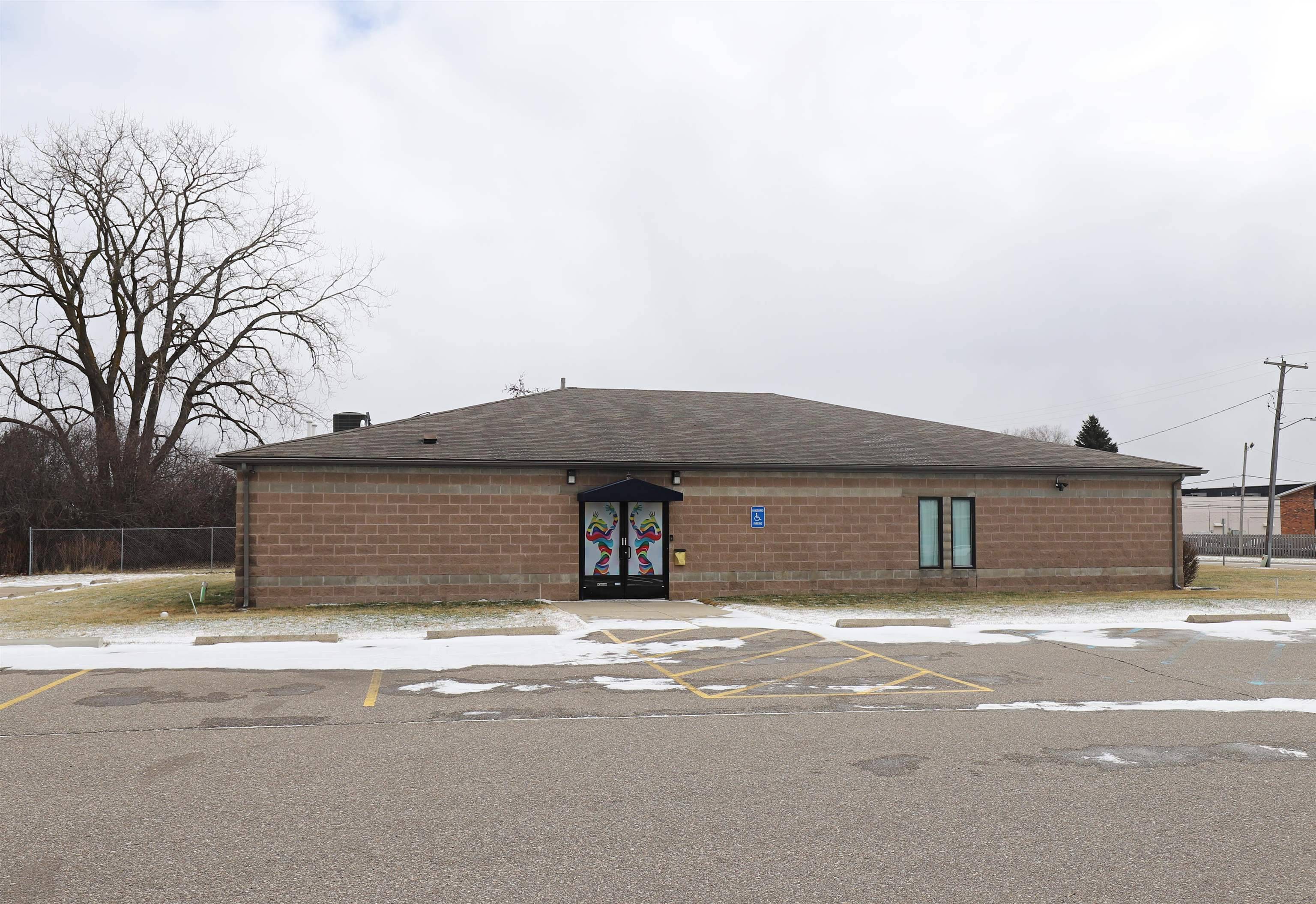 3525 E Court ST, Flint, MI 48506