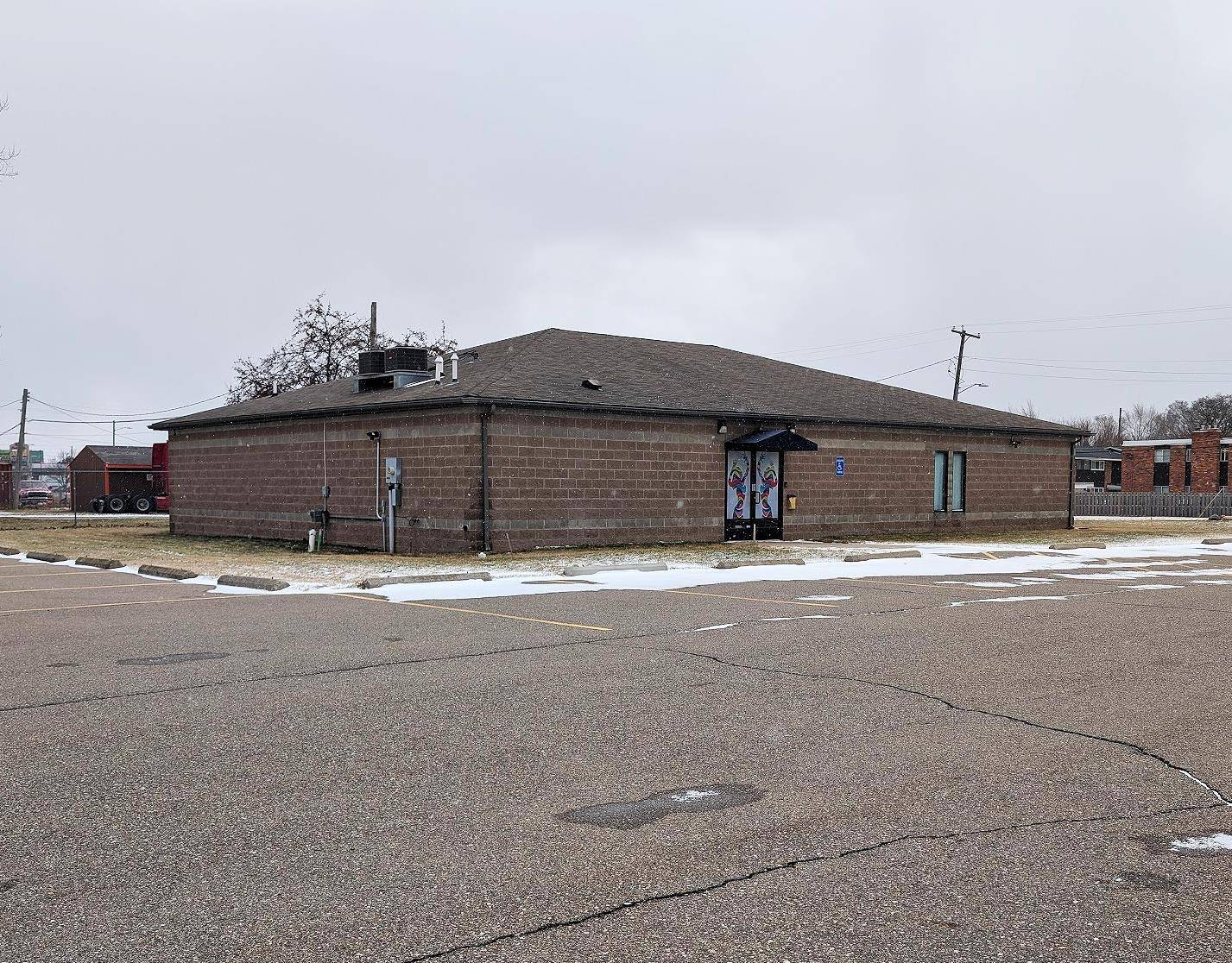 3525 E Court ST, Flint, MI 48506