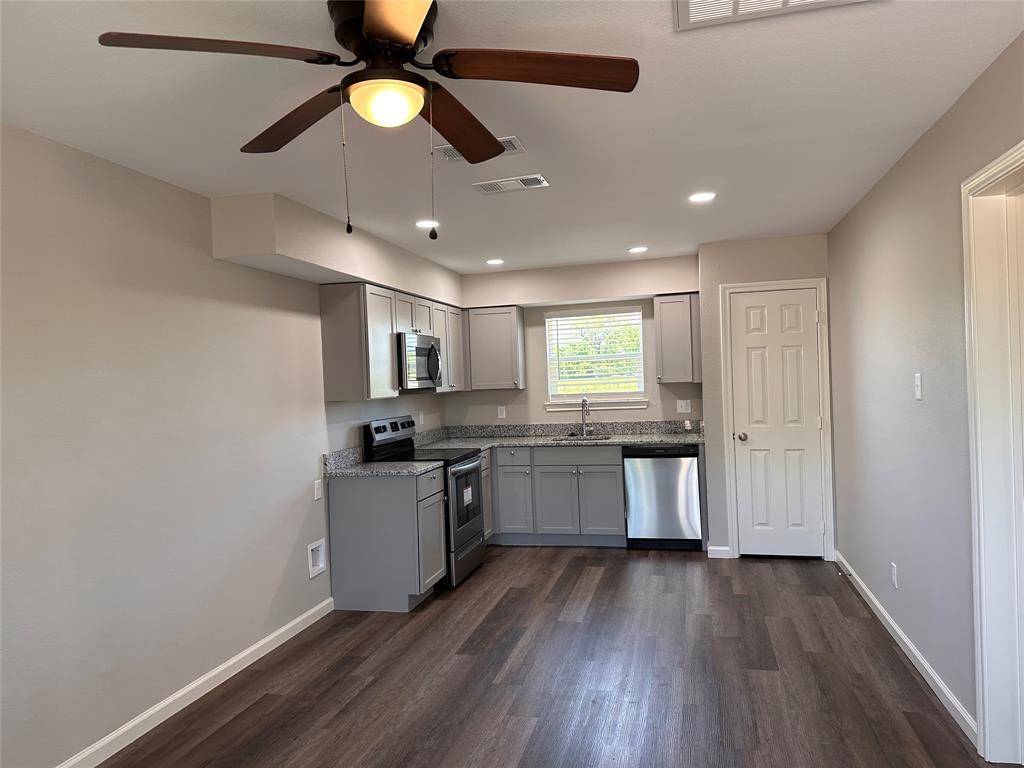 11015 W Interstate Highway 30 #4, Cumby, TX 75433