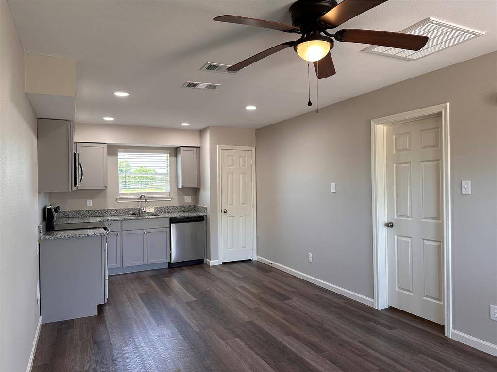 11015 W Interstate Highway 30 #4, Cumby, TX 75433