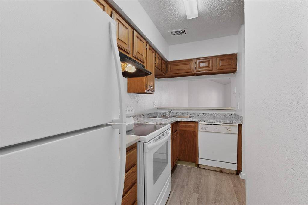 8545 Midpark Drive #16, Dallas, TX 75240