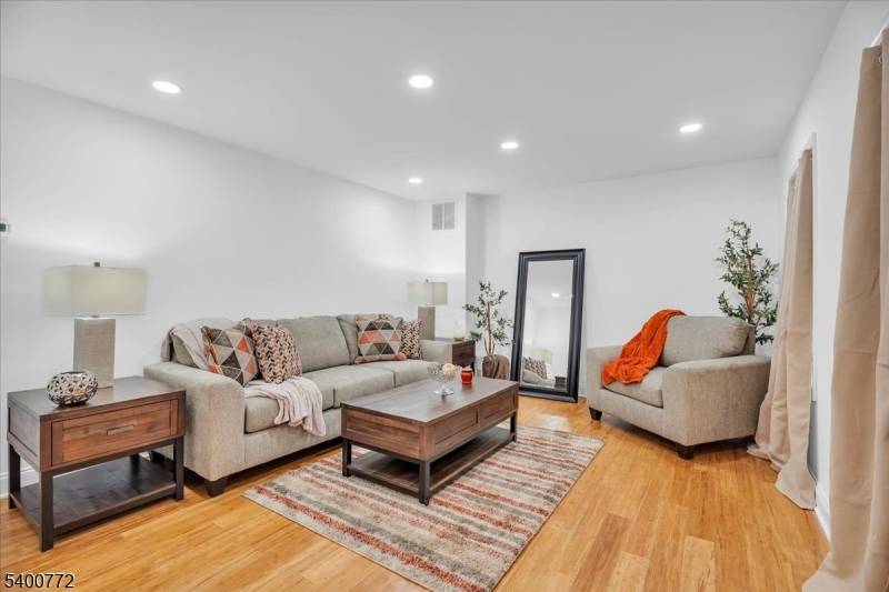 348 Silk St, Lawnside Boro, NJ 08045