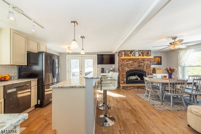 46 Vail Dr, Hampton Twp., NJ 07860