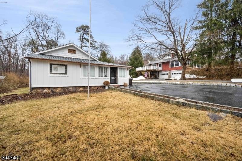 4 Dead End Rd, Rockaway Twp., NJ 07435