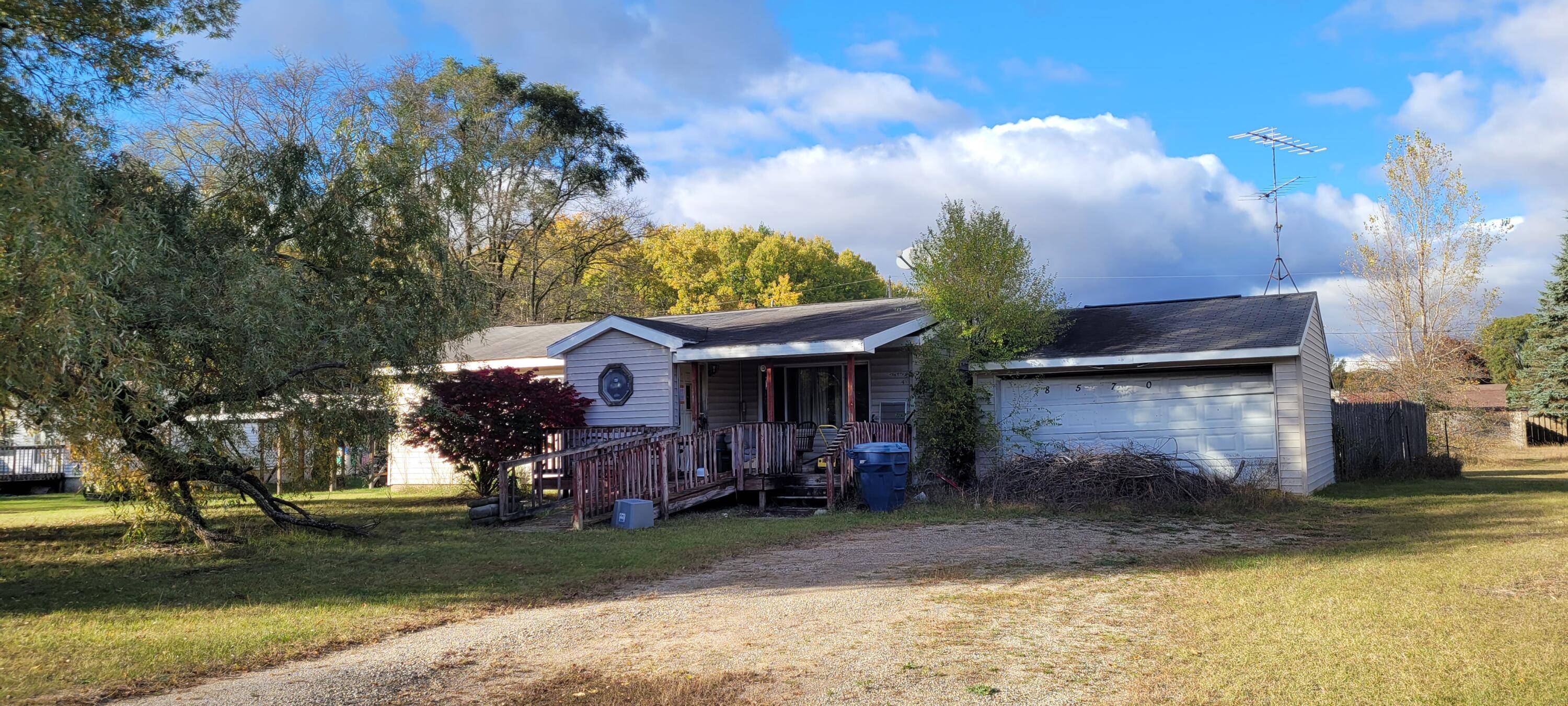 8570 E Hawley RD, Newfield Twp, MI 49421