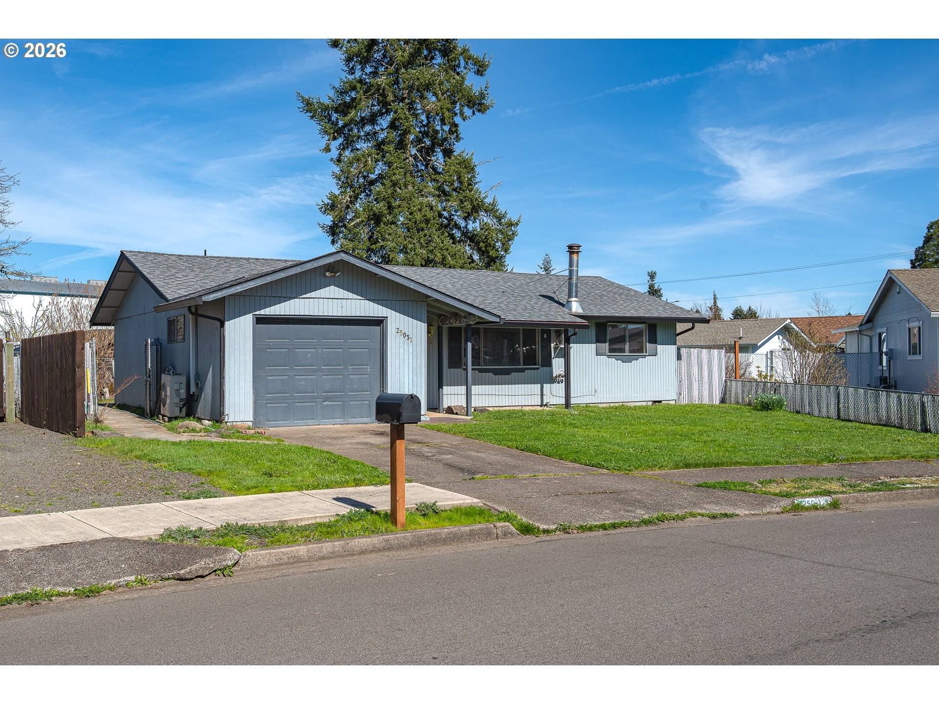25031 WOODLAND AVE, Veneta, OR 97487