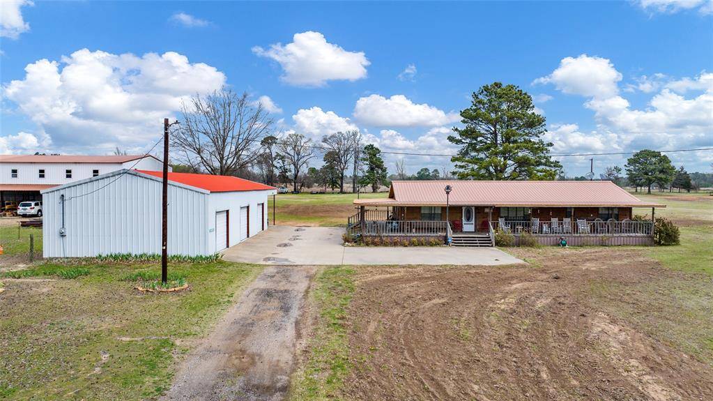 2964 FM 2120, Bagwell, TX 75412