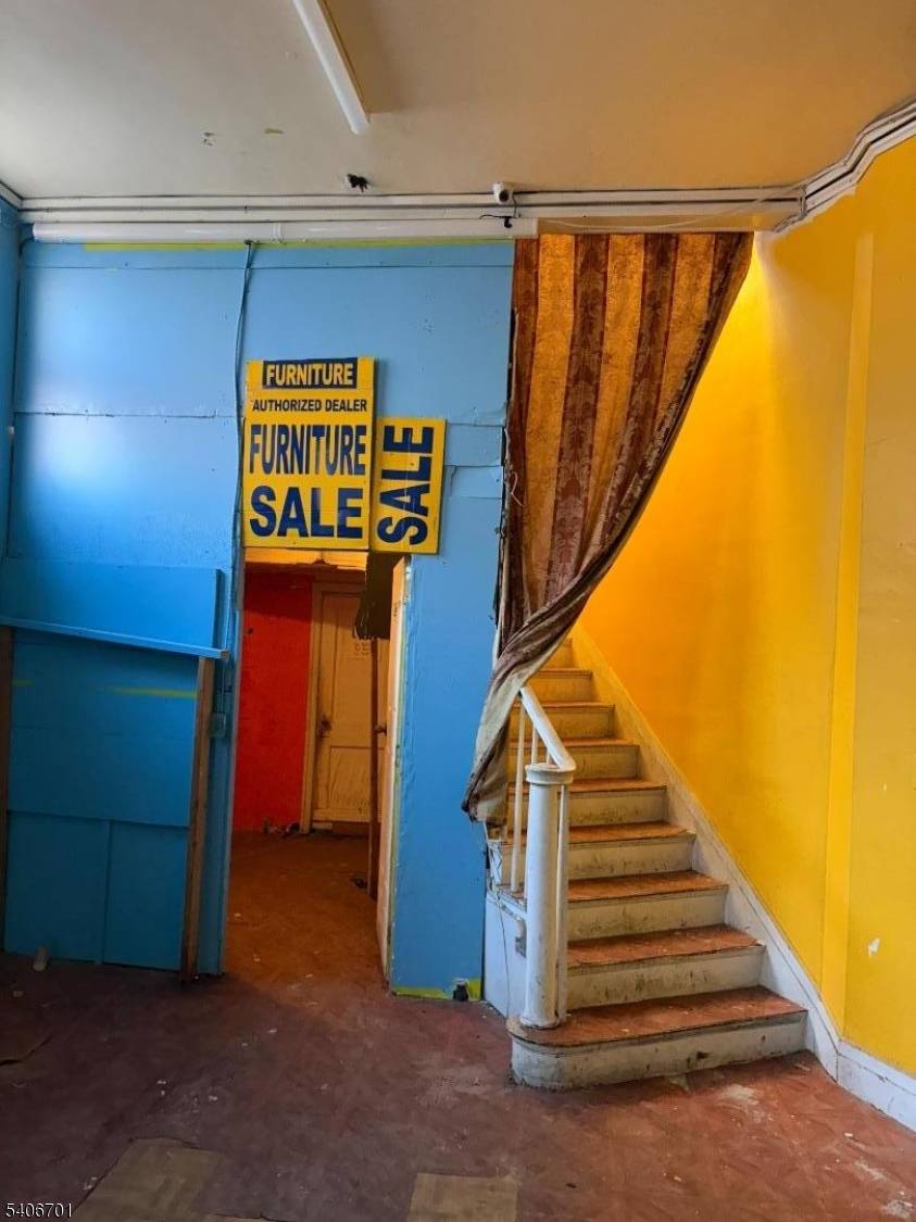 84 Ellison St, Paterson City, NJ 07505