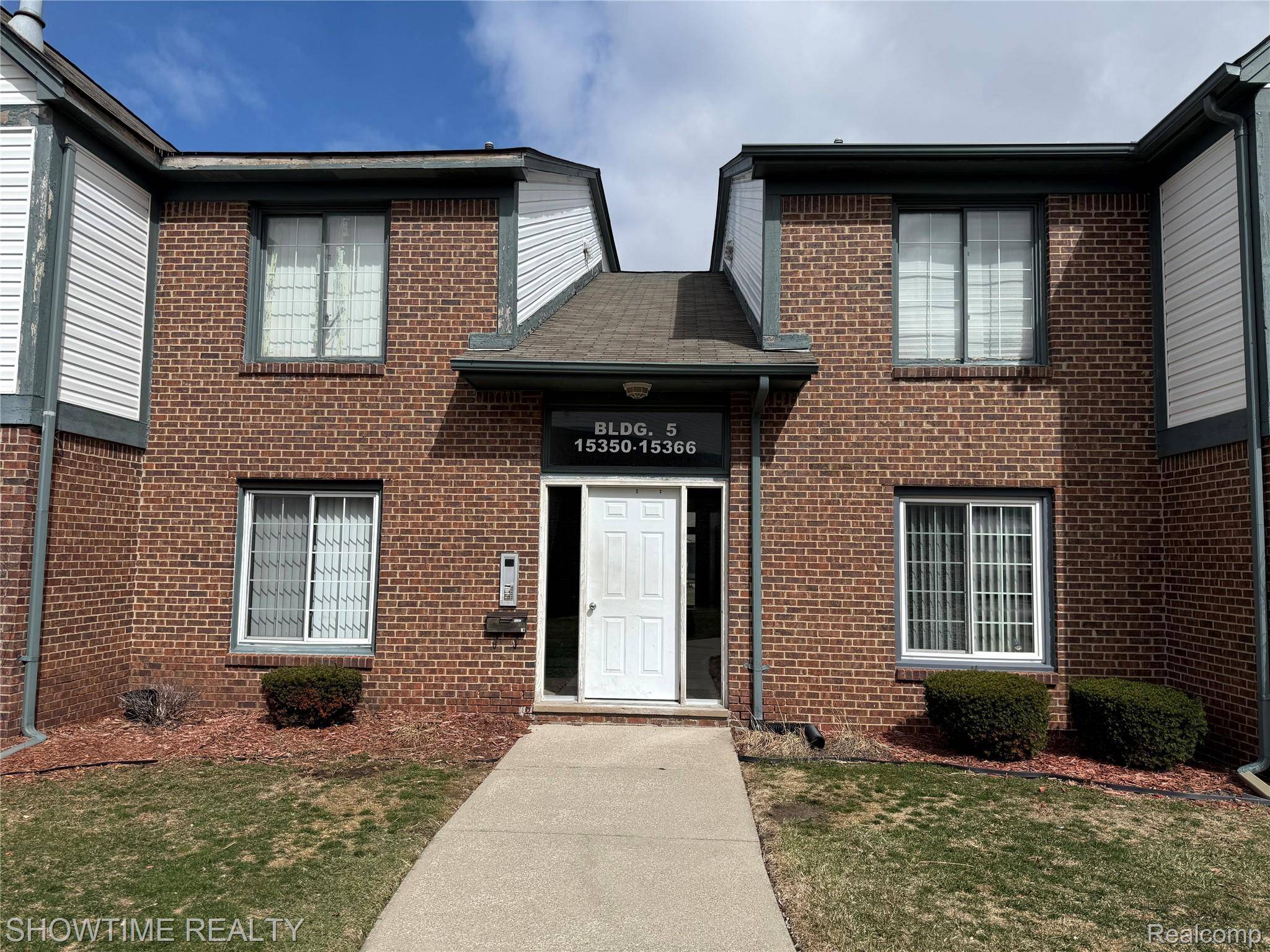 15356 Ashley CT, Macomb Township, MI 48044