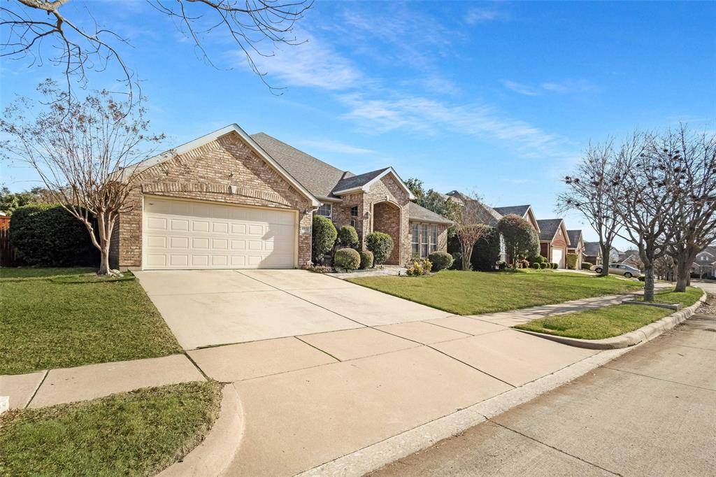4901 Bellflower Way, Fort Worth, TX 76123