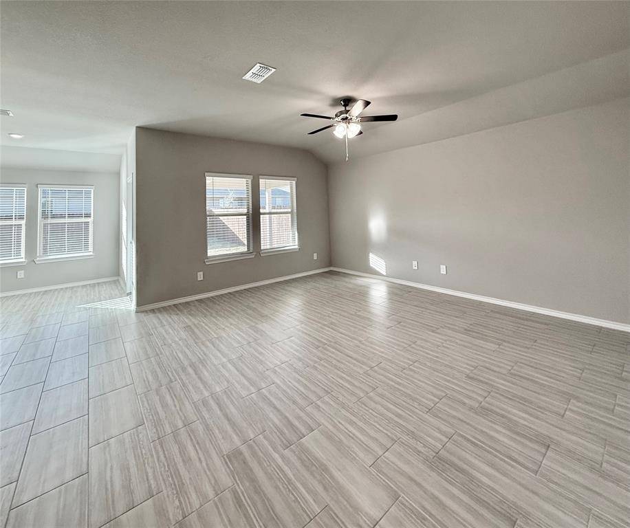 8437 Hollymead Lane, Fort Worth, TX 76131