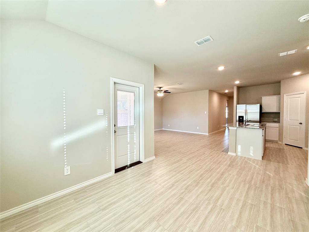 8437 Hollymead Lane, Fort Worth, TX 76131