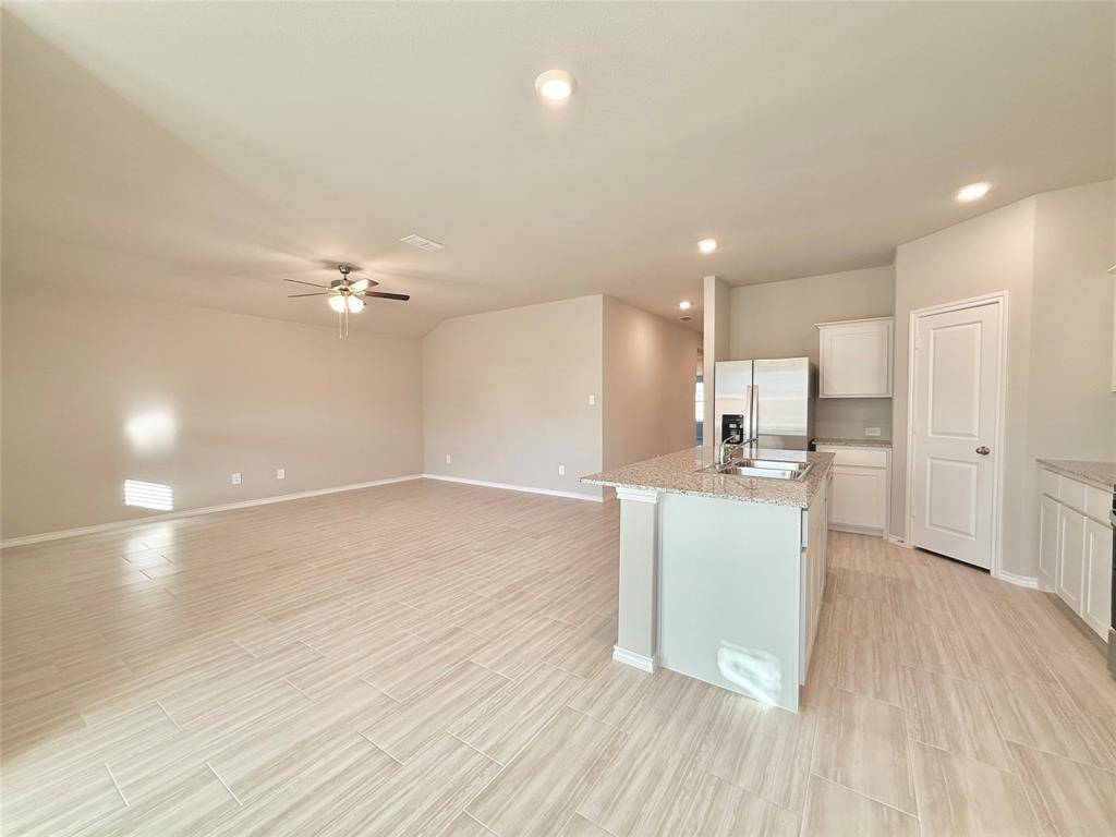 8437 Hollymead Lane, Fort Worth, TX 76131