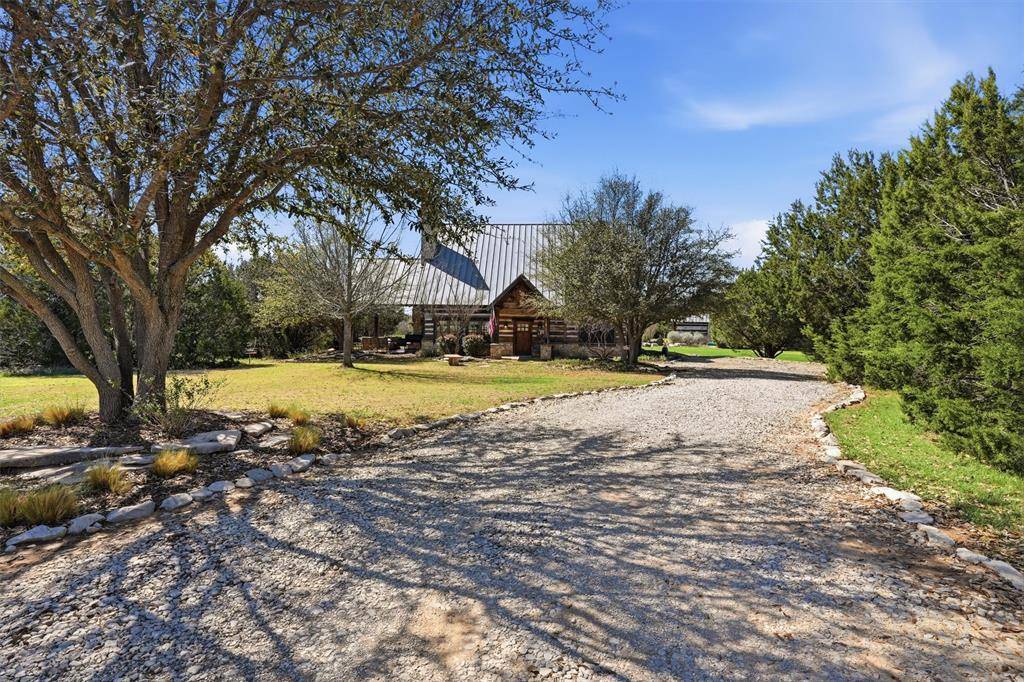 1671 Falls Creek Drive, Graford, TX 76449
