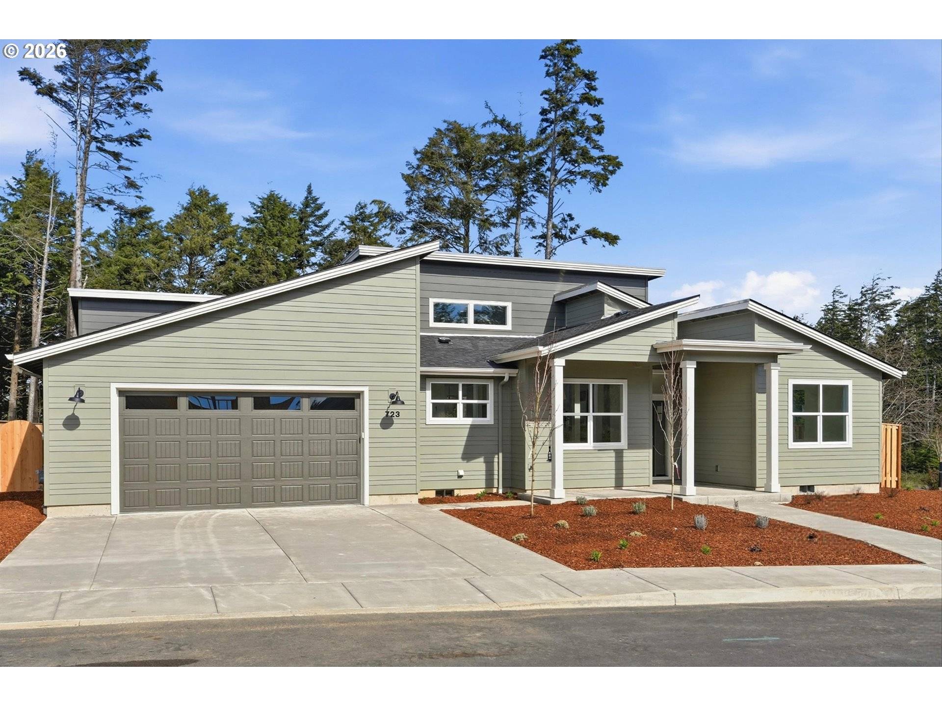 723 SE 42nd PL, Newport, OR 97366