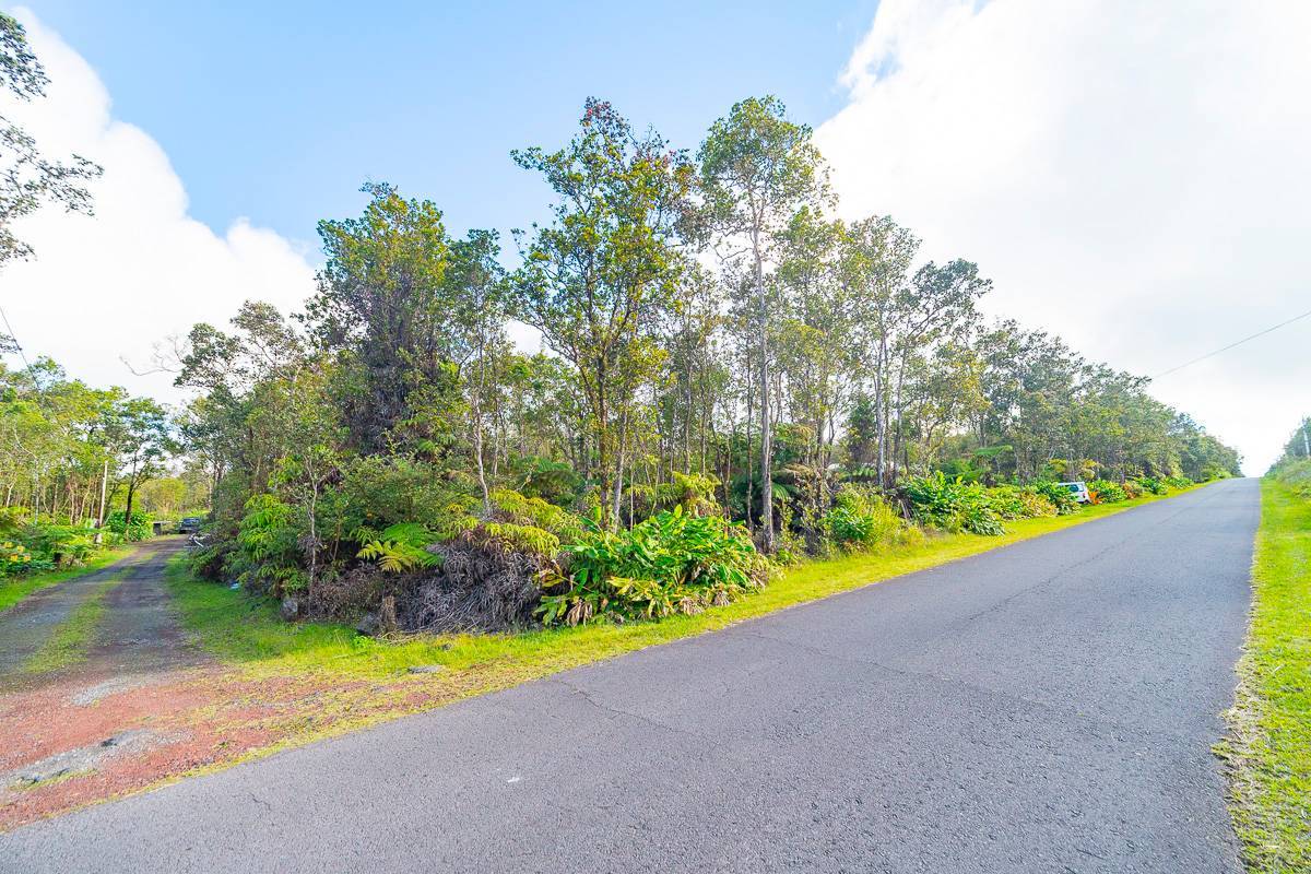 MOKUNA ST, Volcano, HI 96785