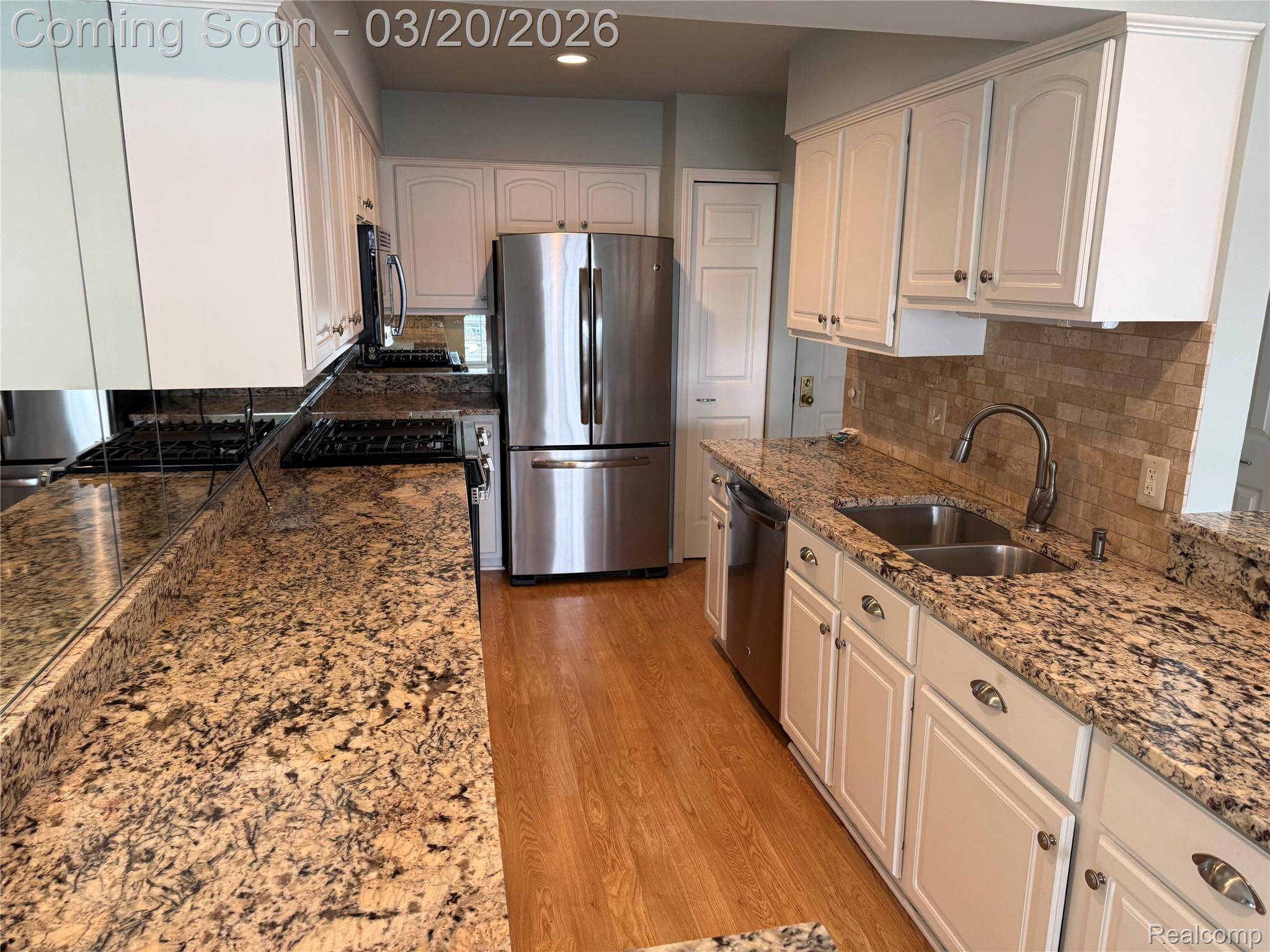 3553 Port Cove DR #34, Waterford Charter Township, MI 48328