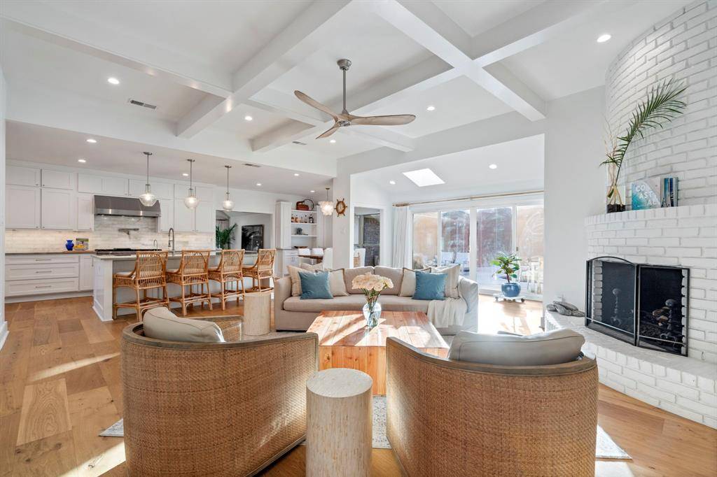 7211 Pleasant View Drive, Dallas, TX 75231