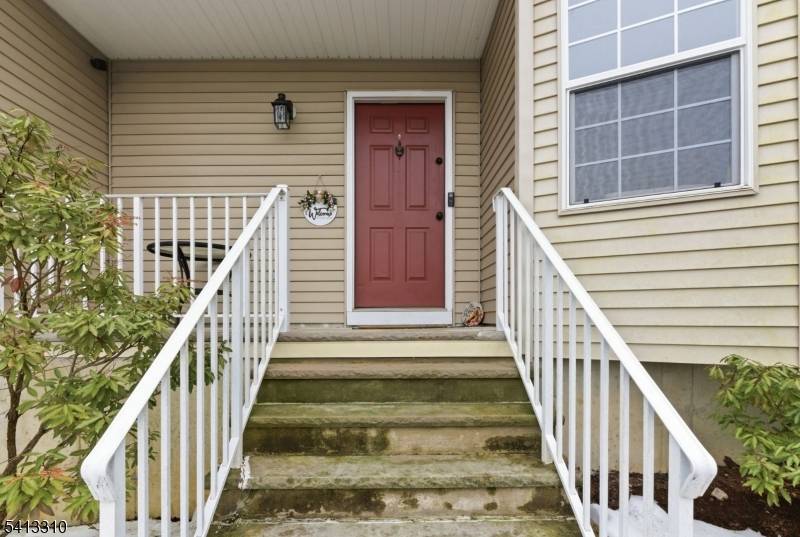 9 Poplar Ct, Allamuchy Twp., NJ 07840