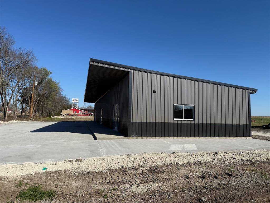 1095 W Front Highway #1,2,3, Blossom, TX 75416