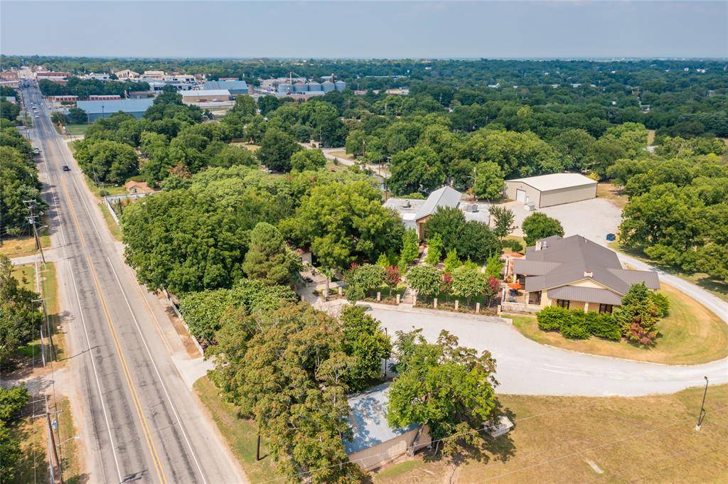 802 S Austin Street, Comanche, TX 76442