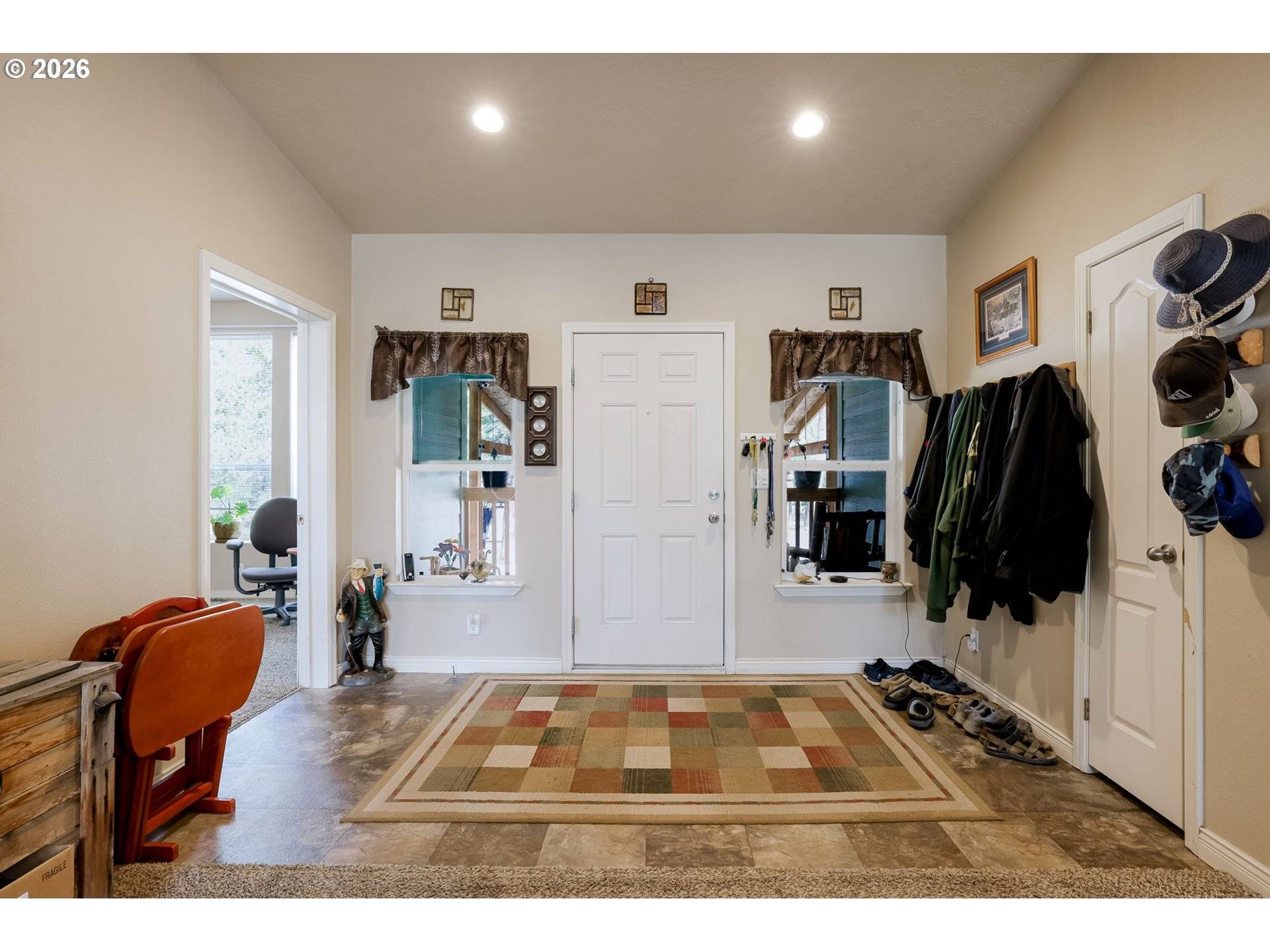 123631 SURVEYOR RD, Crescent Lake, OR 97733