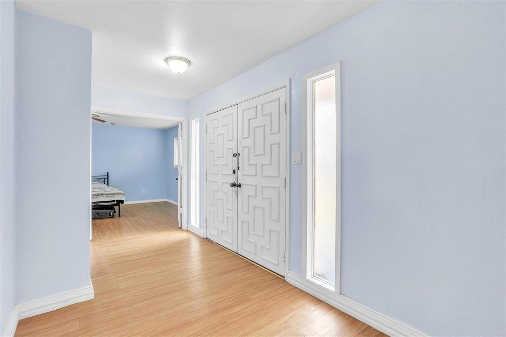 3226 Barnes Bridge Road, Dallas, TX 75228