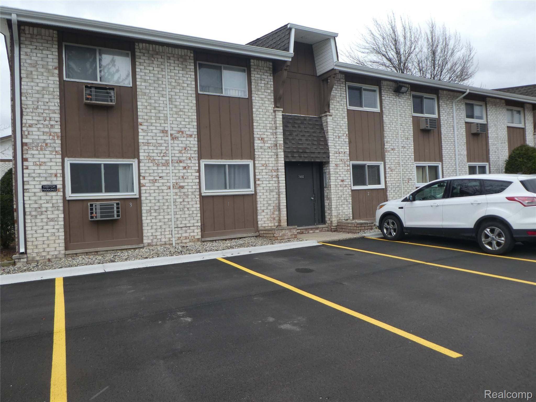 7482 Woodview ST #4, Westland, MI 48185