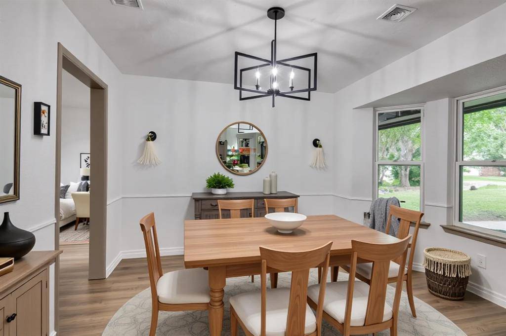 402 Country Meadow Drive, Mansfield, TX 76063