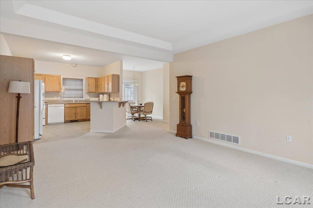 959 W Maumee ST, Adrian, MI 49221