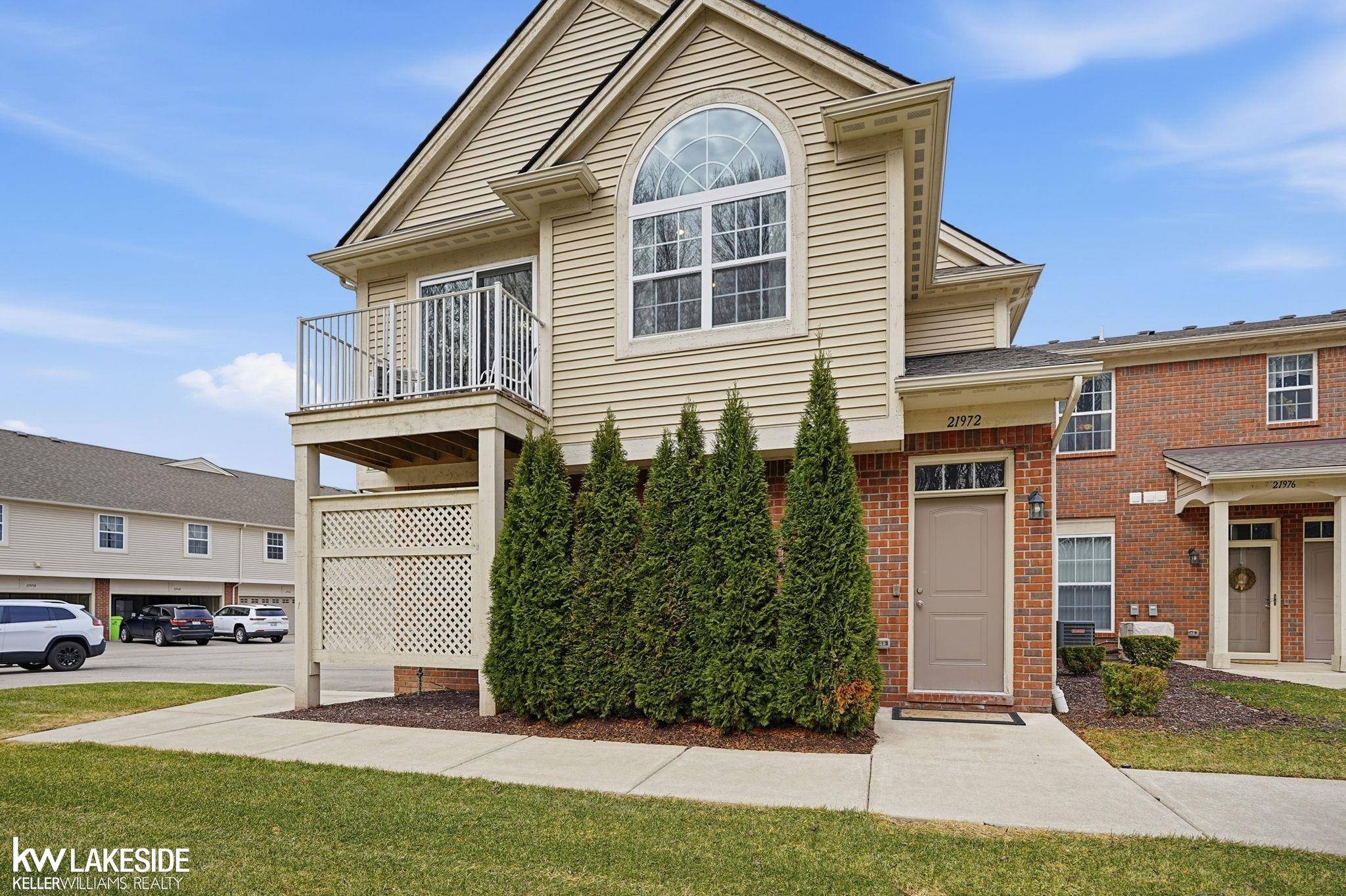 21972 Aberdeen DR, Macomb Twp, MI 48042