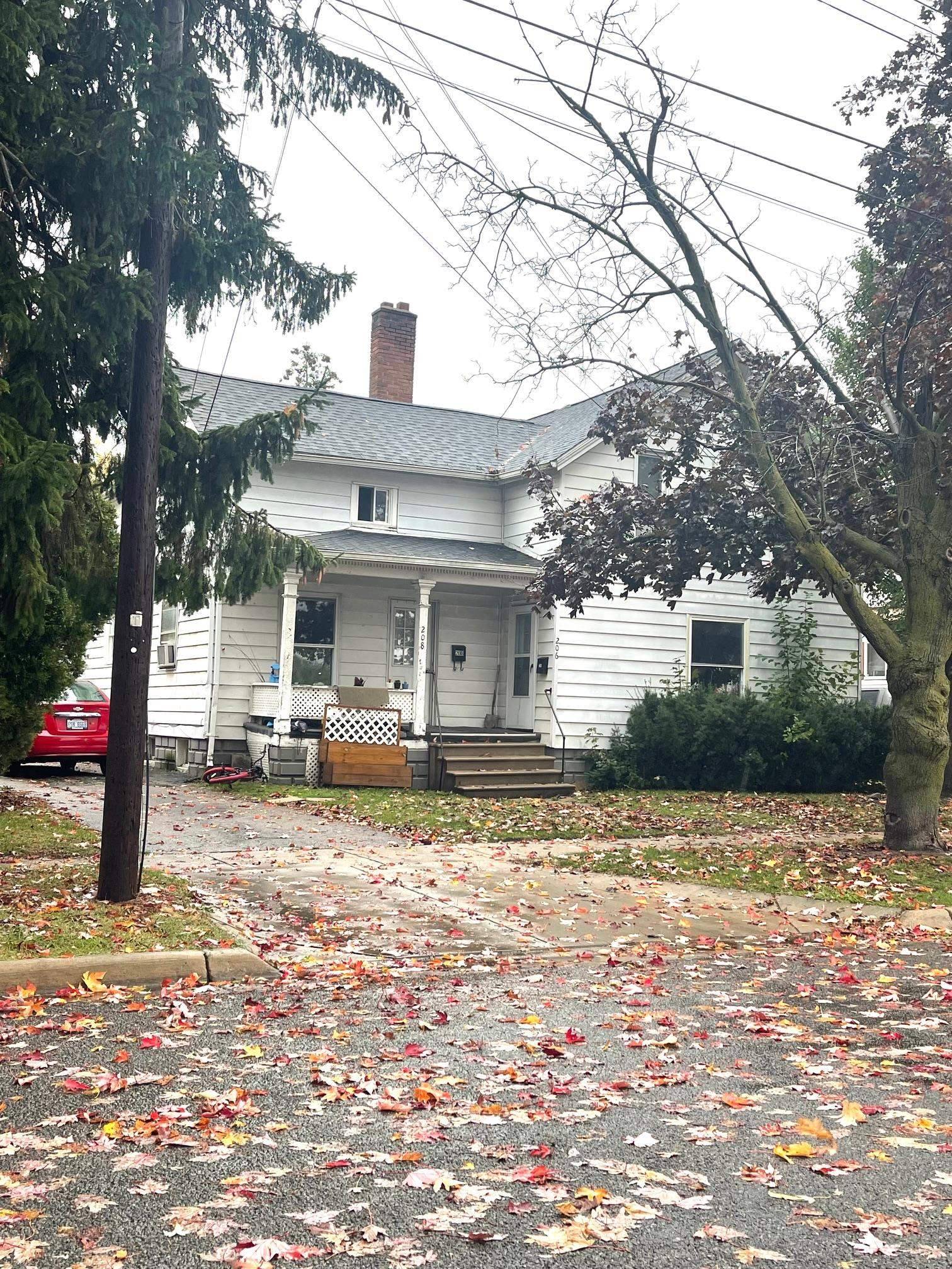 206-208 N Howell ST, Owosso, MI 48867