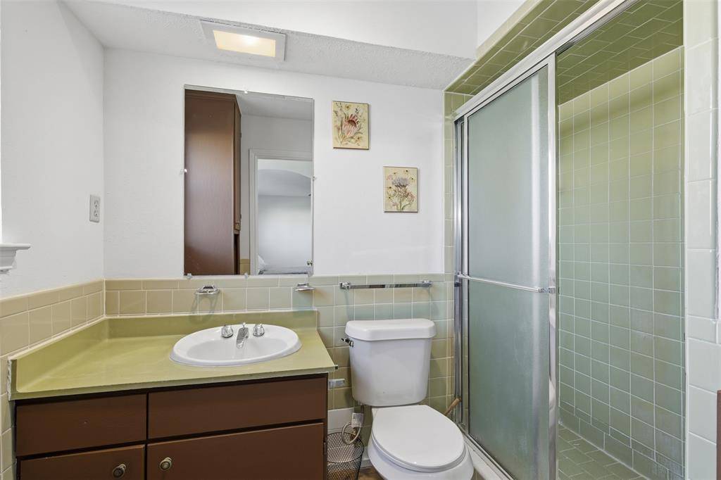 5817 Sandhurst Lane #B, Dallas, TX 75206