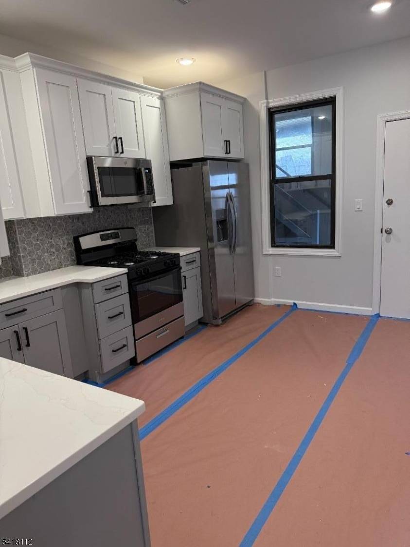 37 6Th St, Harrison Town, NJ 07029