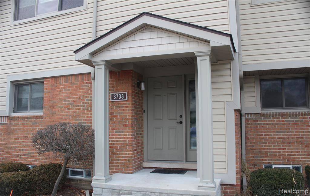 3733 Old Creek RD, Troy, MI 48084