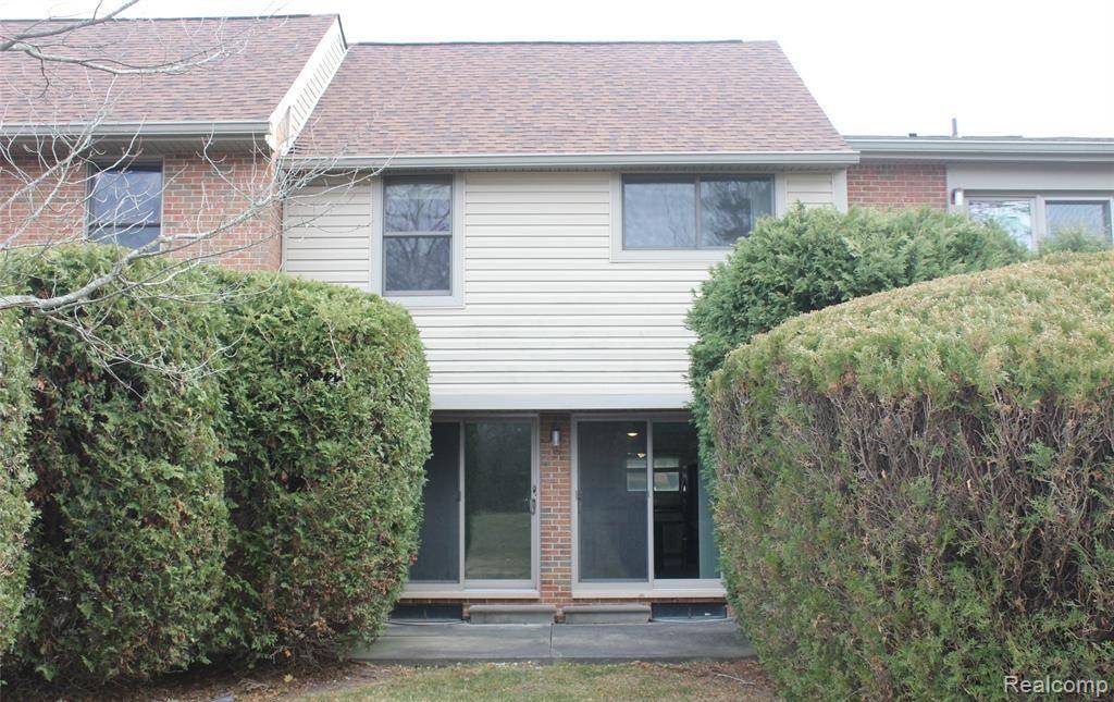 3733 Old Creek RD, Troy, MI 48084