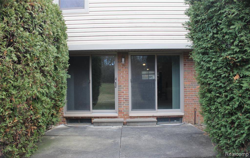 3733 Old Creek RD, Troy, MI 48084