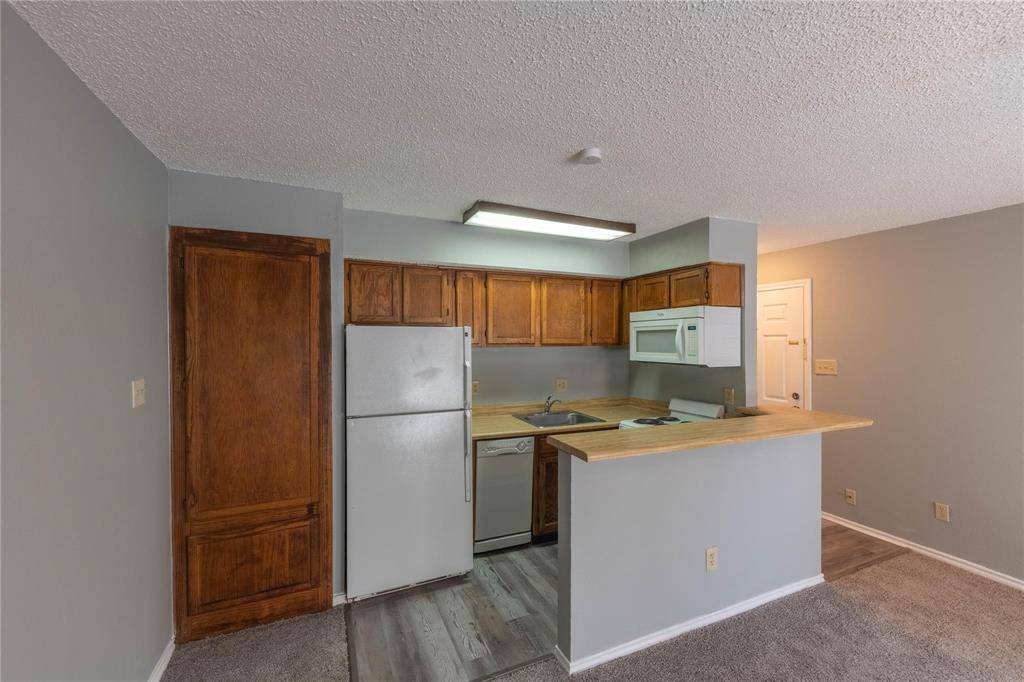 9805 Walnut Street #305 C, Dallas, TX 75243