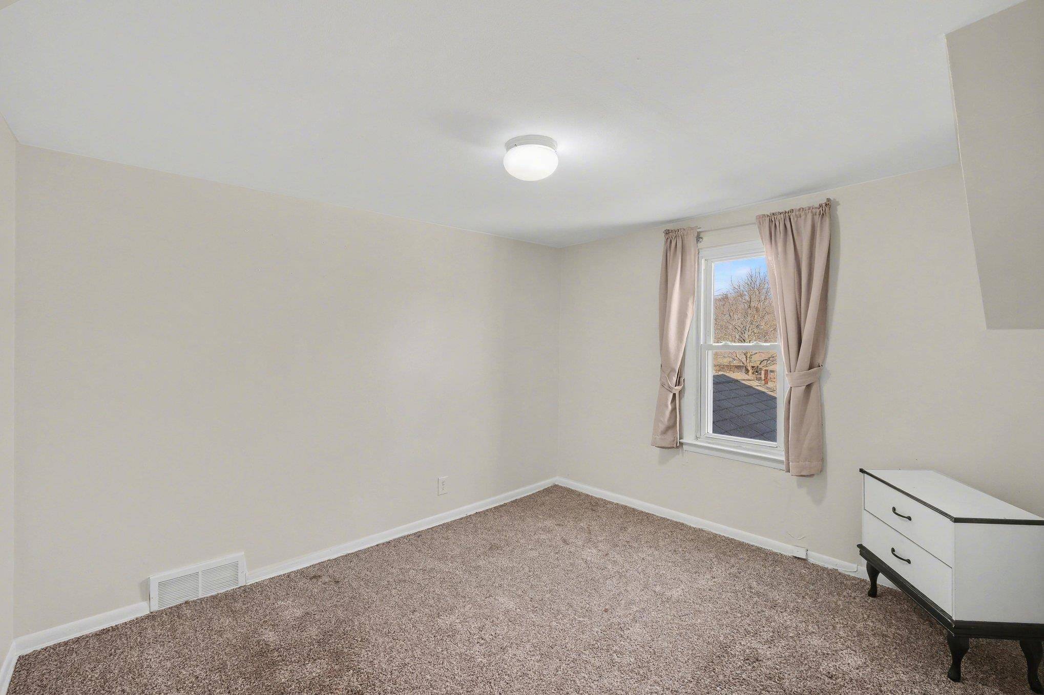 1163 W Reid Unit #3 RD, Flint, MI 48507