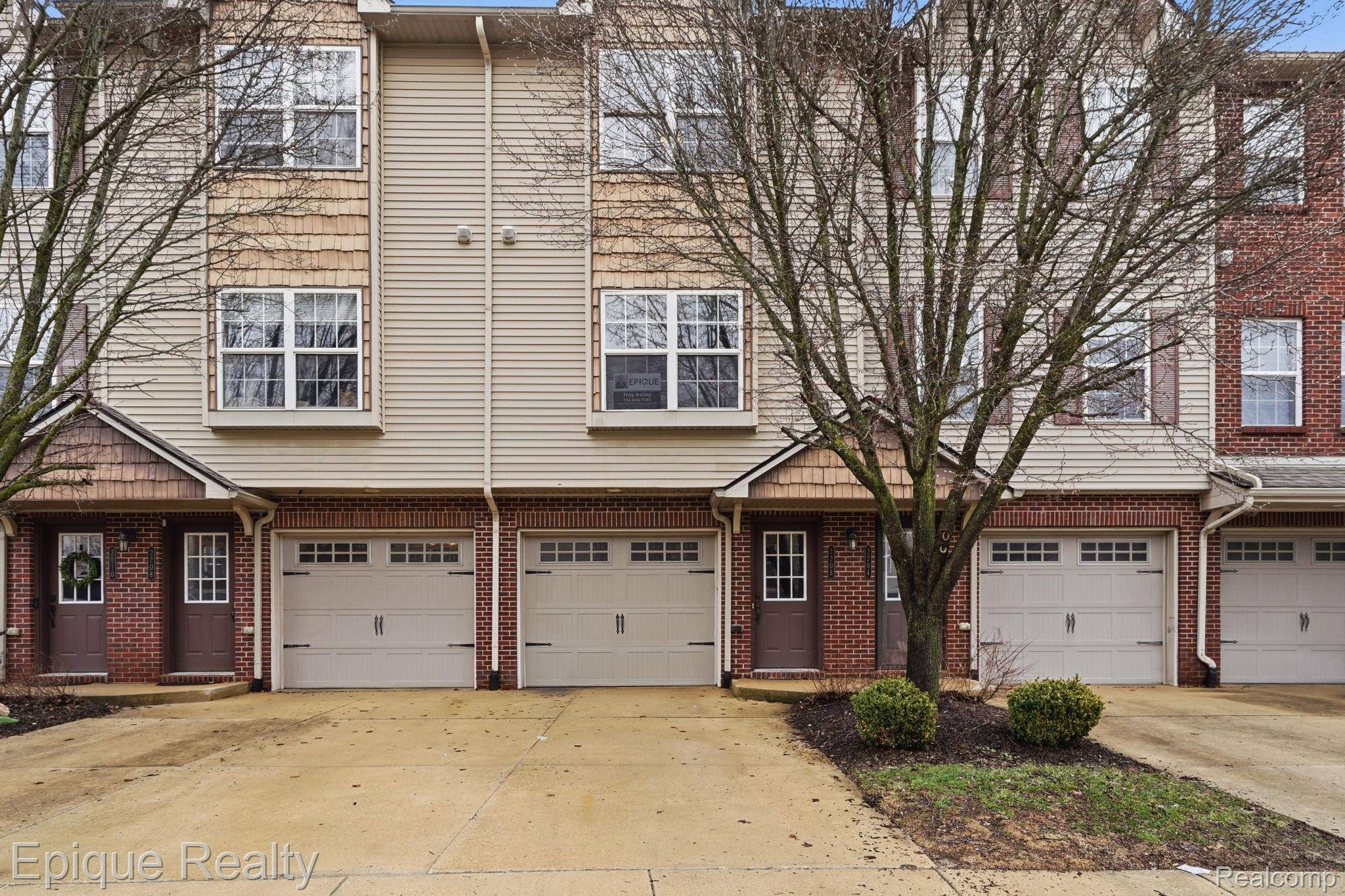 2206 Knotty Pine TRL, Howell, MI 48855