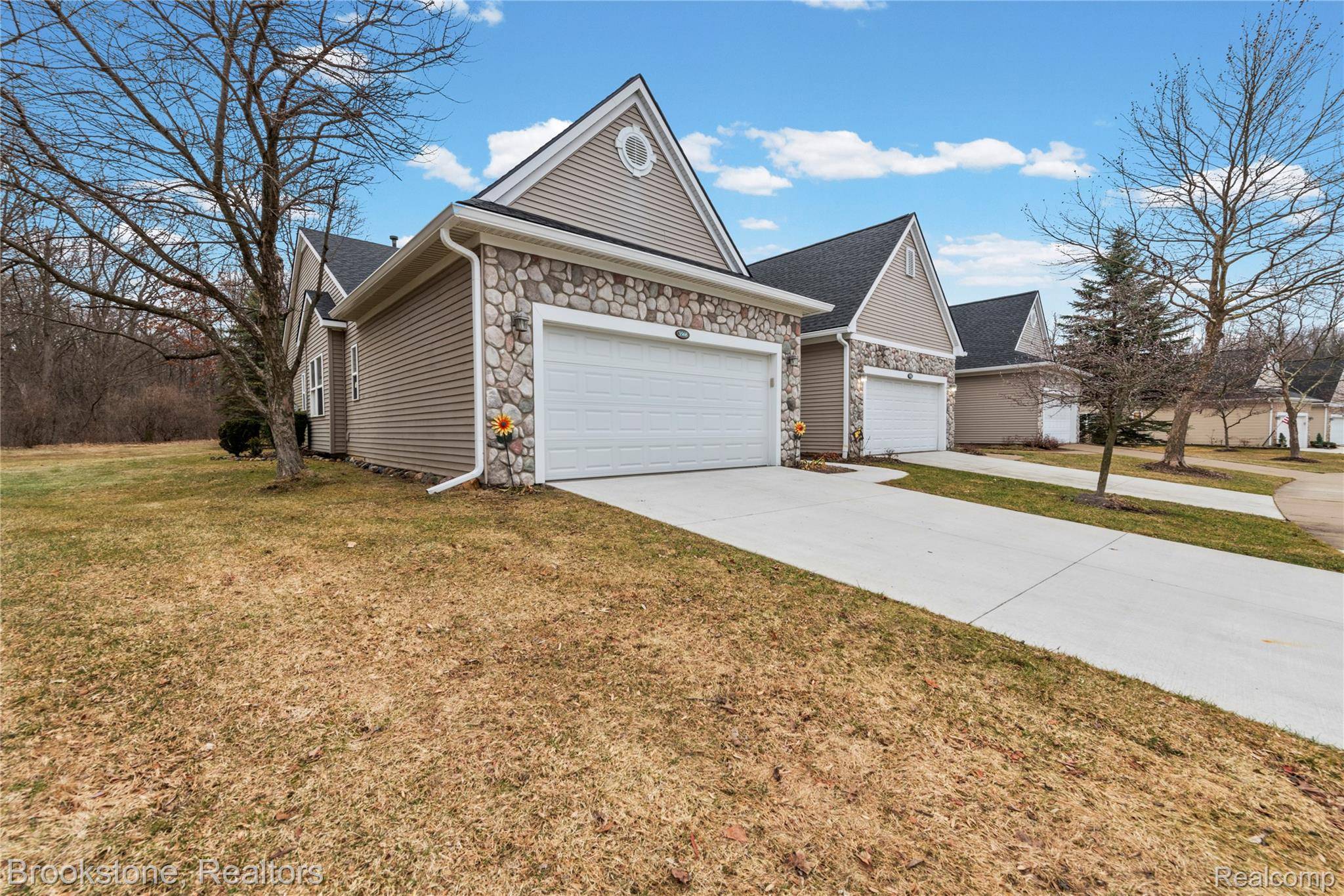 3568 Grove LN, Auburn Hills, MI 48326
