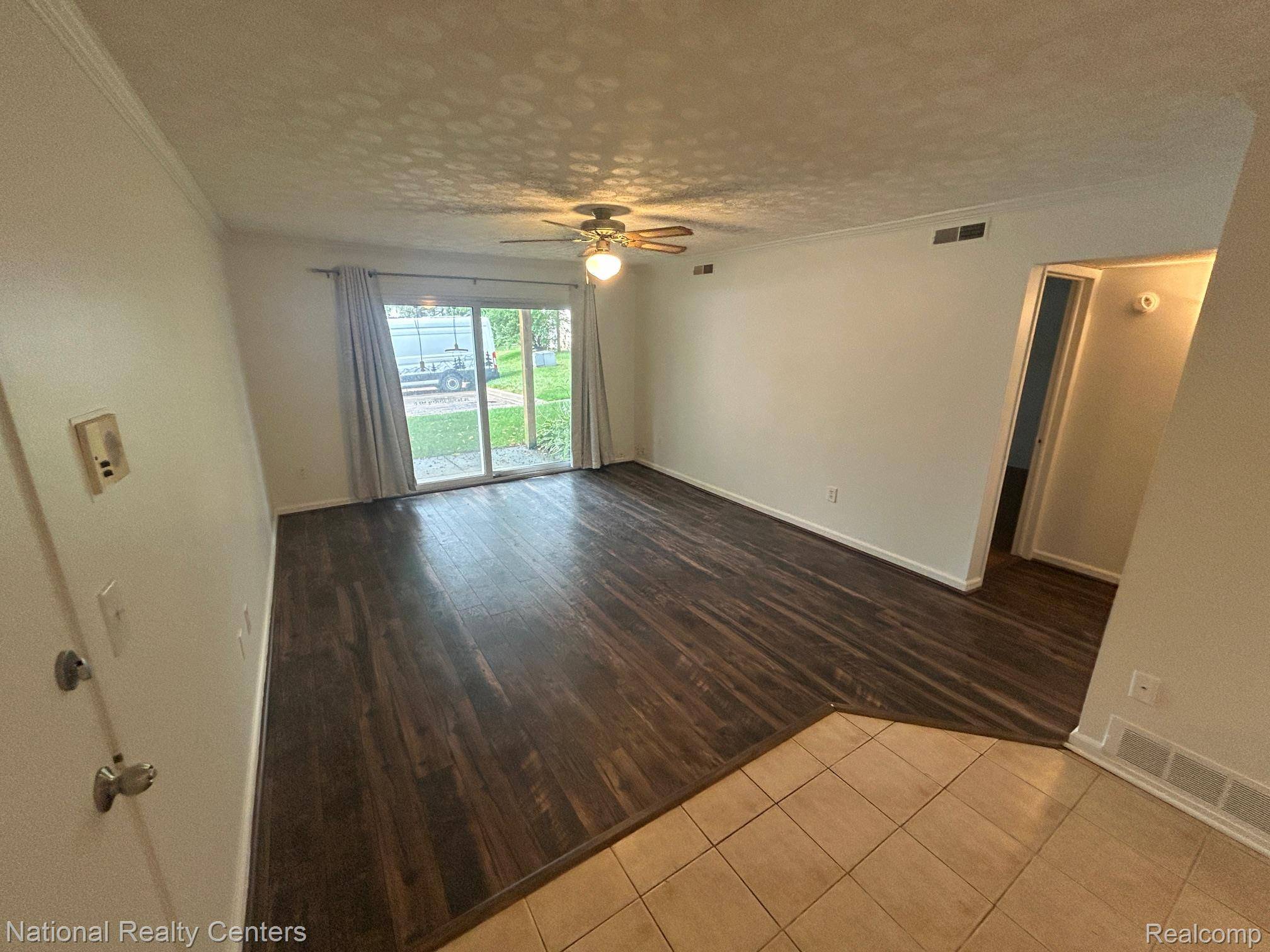 924 Chestnut Hill DR #A, Auburn Hills, MI 48326