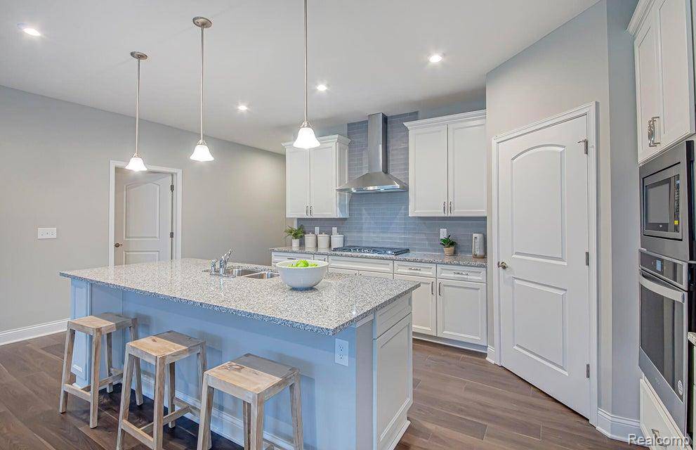 50649 Crusader DR, Macomb Township, MI 48044